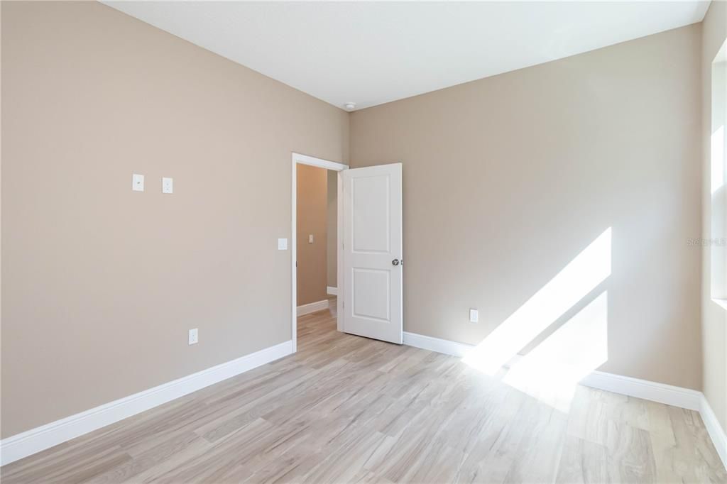 En Venta: $765,000 (5 camas, 3 baños, 2323 Pies cuadrados)