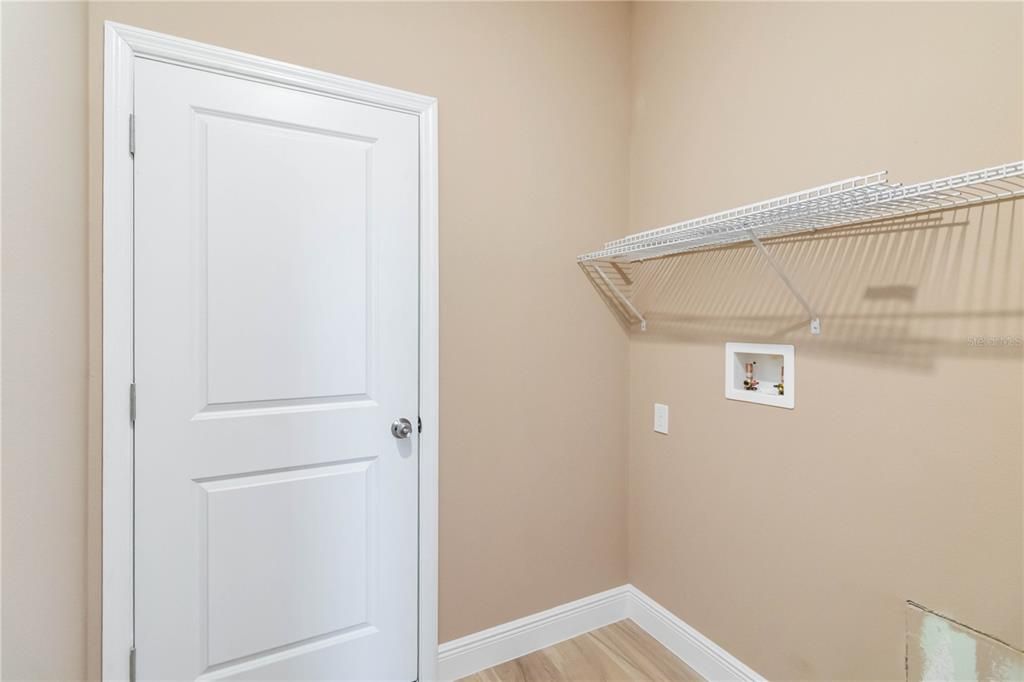 En Venta: $765,000 (5 camas, 3 baños, 2323 Pies cuadrados)