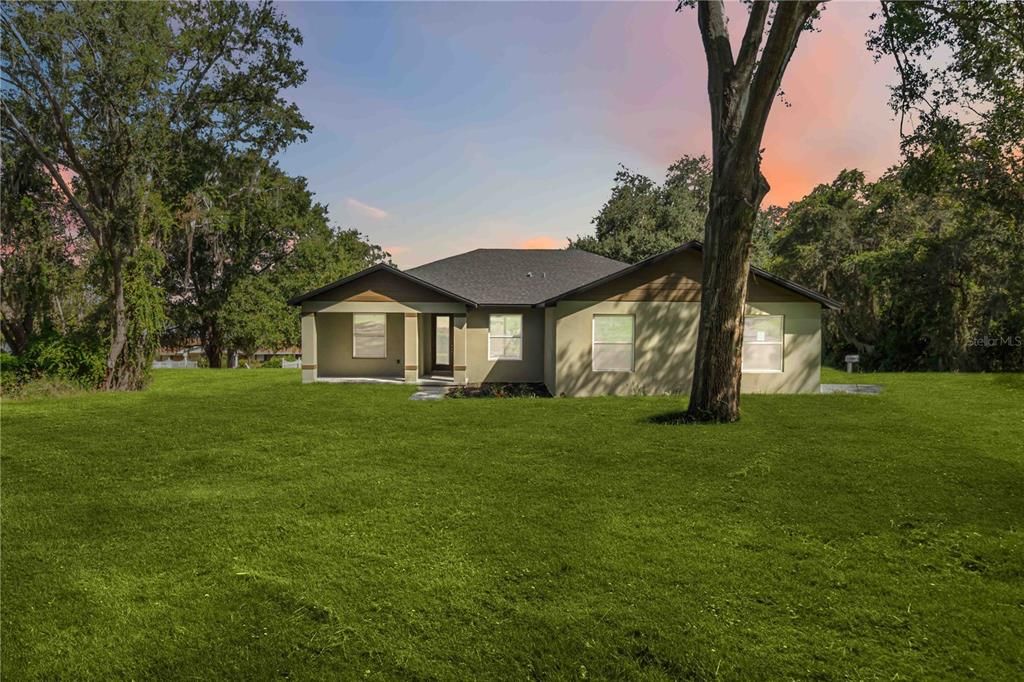 En Venta: $765,000 (5 camas, 3 baños, 2323 Pies cuadrados)