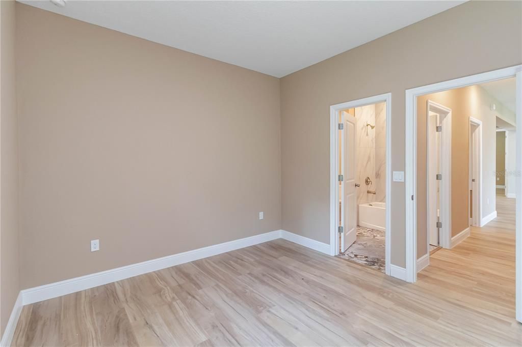 En Venta: $765,000 (5 camas, 3 baños, 2323 Pies cuadrados)