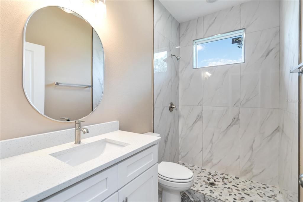 En Venta: $765,000 (5 camas, 3 baños, 2323 Pies cuadrados)