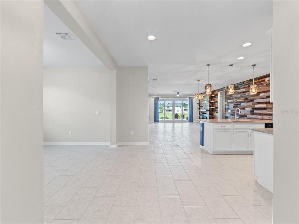 En Renta: $3,000 (4 camas, 2 baños, 2537 Pies cuadrados)