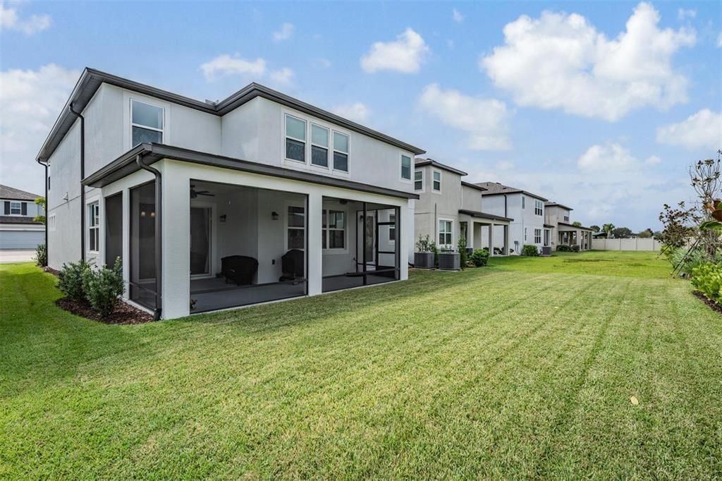 Activo con contrato: $599,900 (5 camas, 5 baños, 3761 Pies cuadrados)