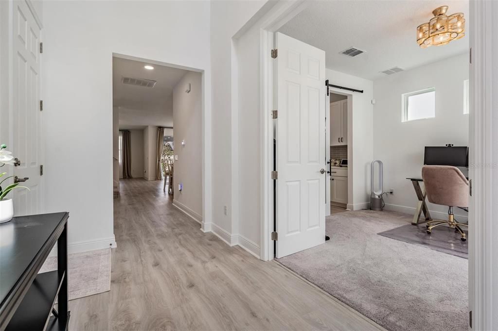 Activo con contrato: $599,900 (5 camas, 5 baños, 3761 Pies cuadrados)