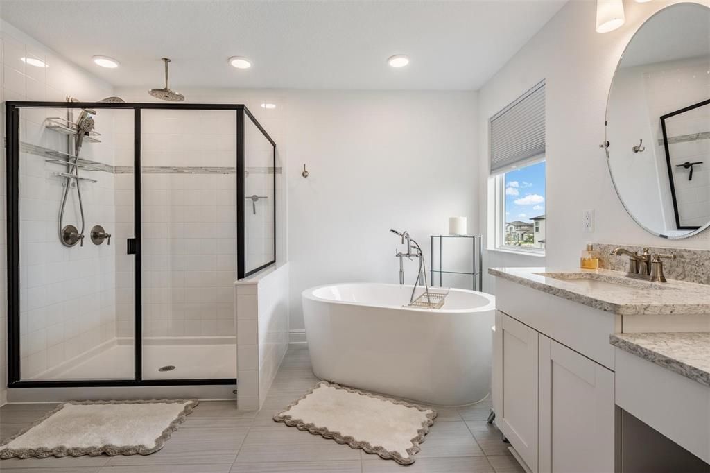 Activo con contrato: $599,900 (5 camas, 5 baños, 3761 Pies cuadrados)