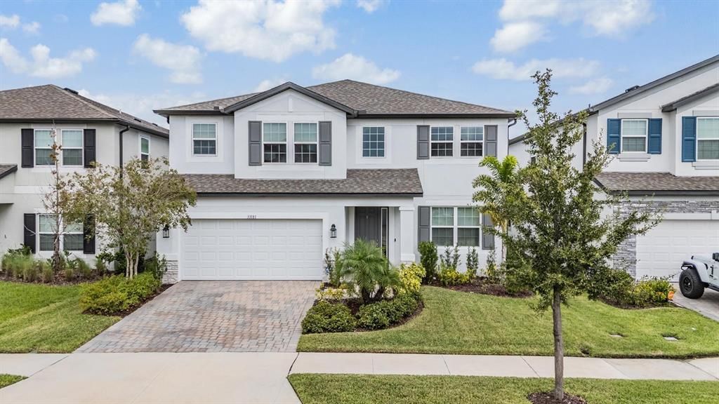 Activo con contrato: $599,900 (5 camas, 5 baños, 3761 Pies cuadrados)