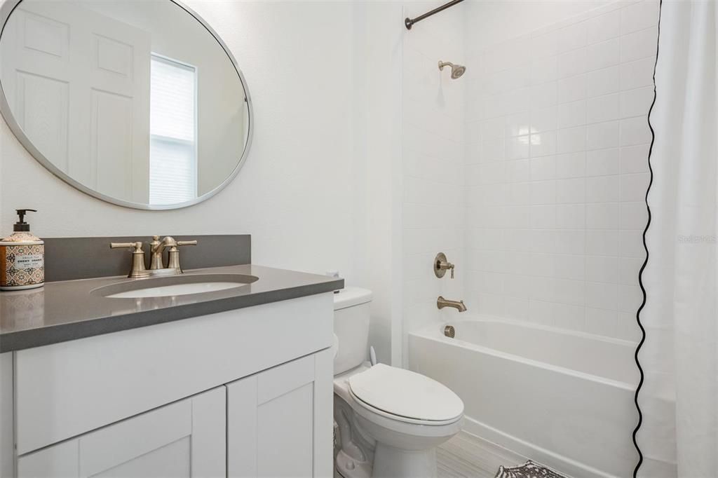 Activo con contrato: $599,900 (5 camas, 5 baños, 3761 Pies cuadrados)