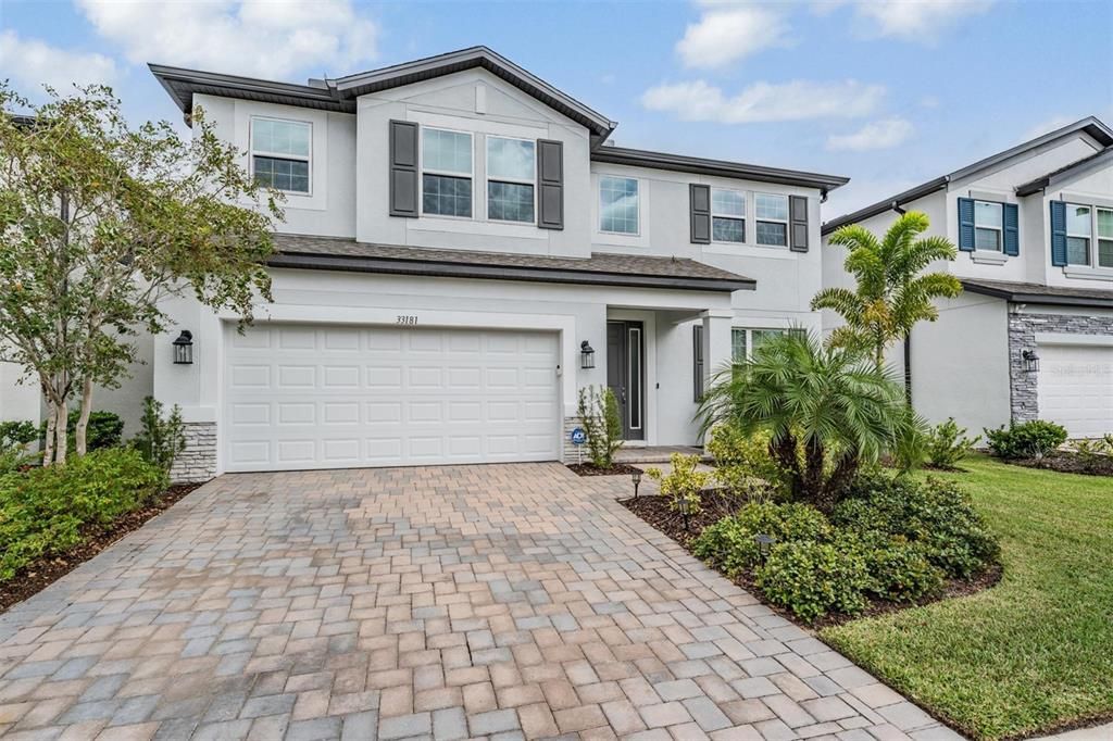 Activo con contrato: $599,900 (5 camas, 5 baños, 3761 Pies cuadrados)