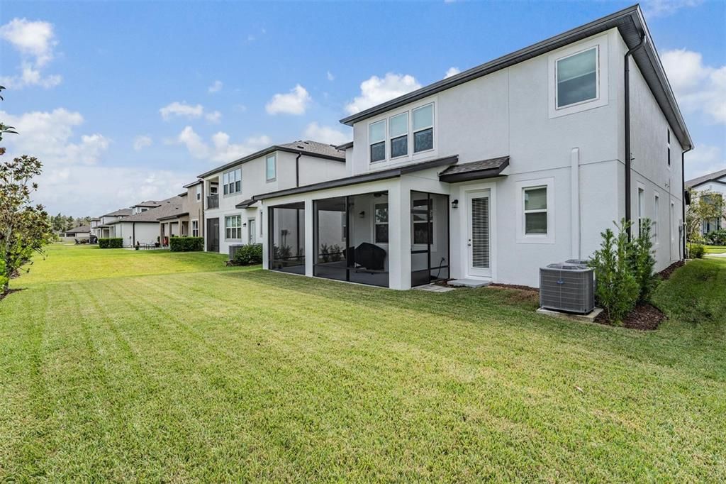 Activo con contrato: $599,900 (5 camas, 5 baños, 3761 Pies cuadrados)