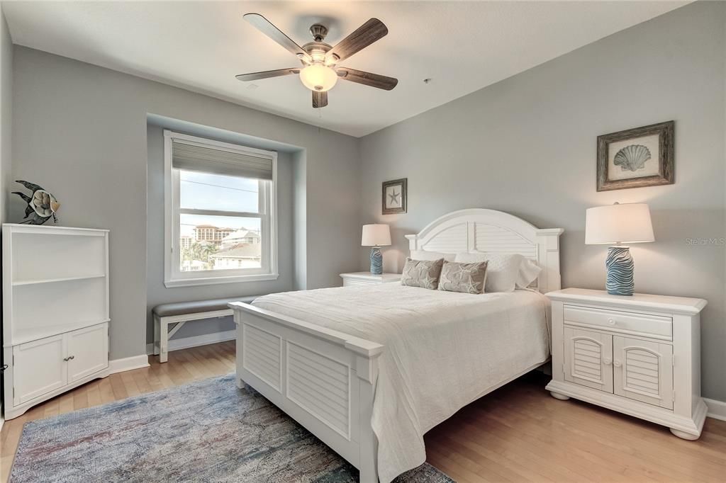 В аренду: $12,000 (3 спален, 3 ванн, 3340 Квадратных фут)