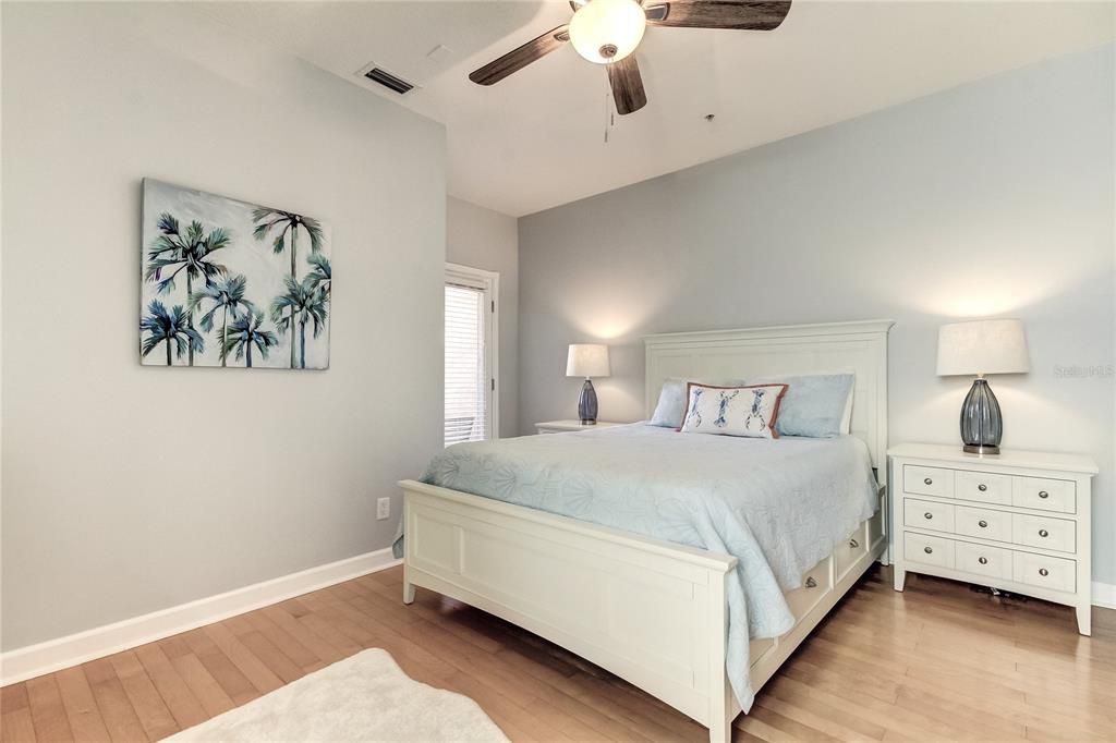 В аренду: $12,000 (3 спален, 3 ванн, 3340 Квадратных фут)