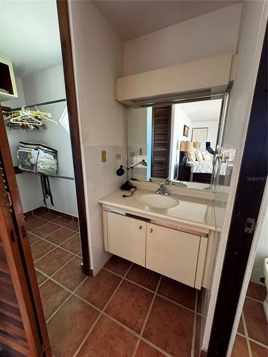 出租: $5,000 (4 贝兹, 3 浴室, 3277 平方英尺)