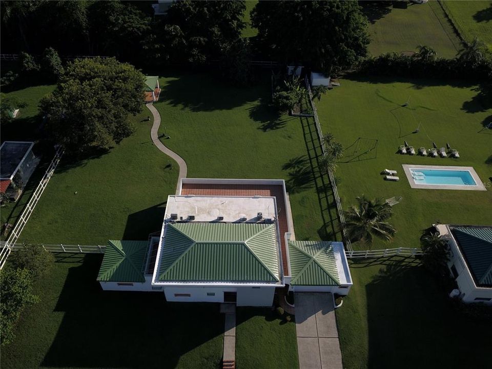 出租: $5,000 (4 贝兹, 3 浴室, 3277 平方英尺)