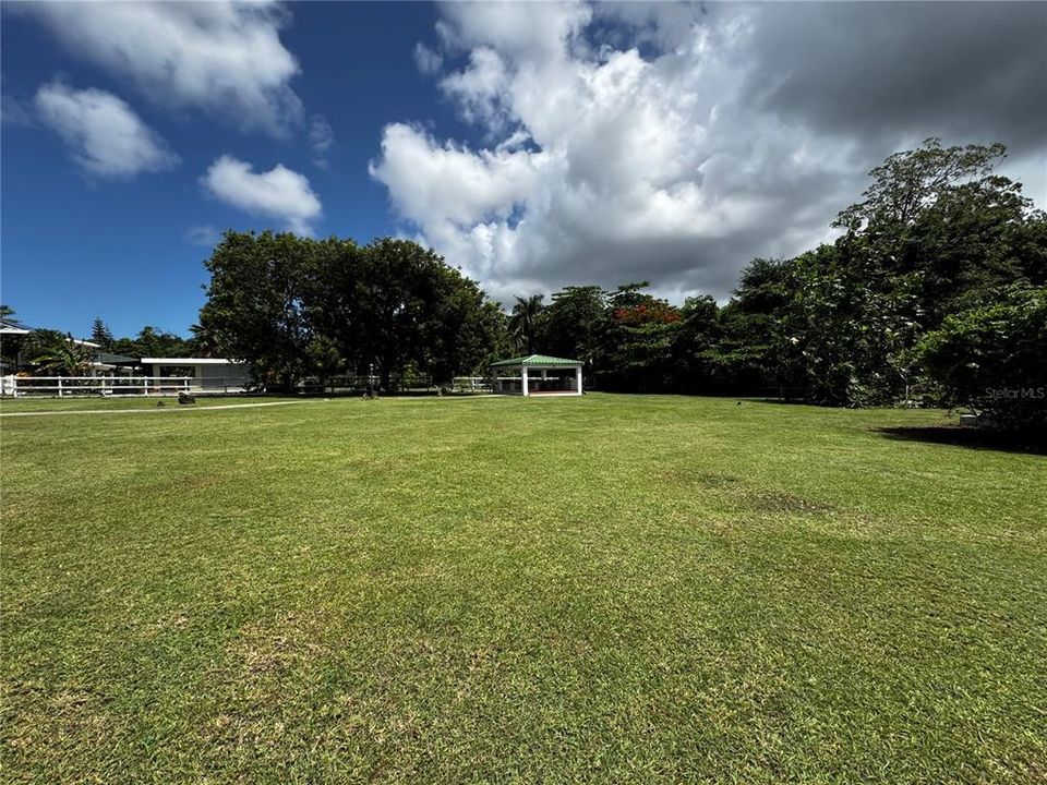 出租: $5,000 (4 贝兹, 3 浴室, 3277 平方英尺)