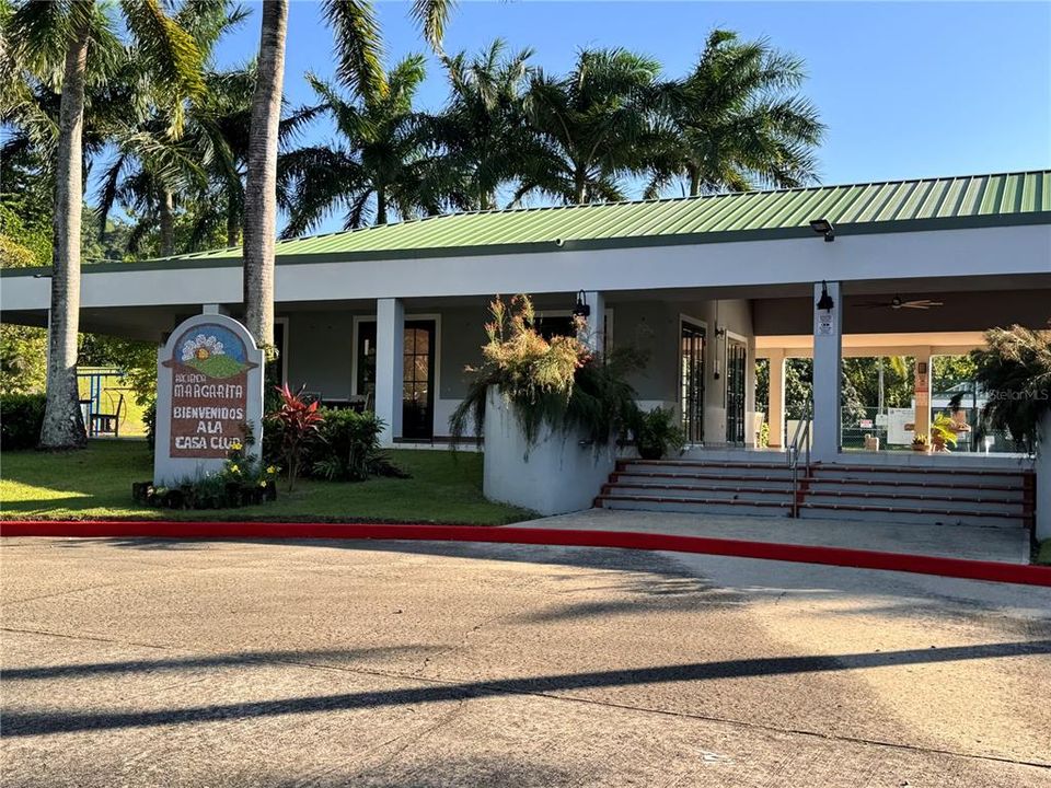 出租: $5,000 (4 贝兹, 3 浴室, 3277 平方英尺)