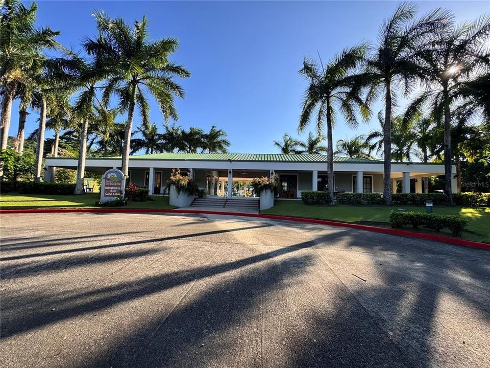 出租: $5,000 (4 贝兹, 3 浴室, 3277 平方英尺)