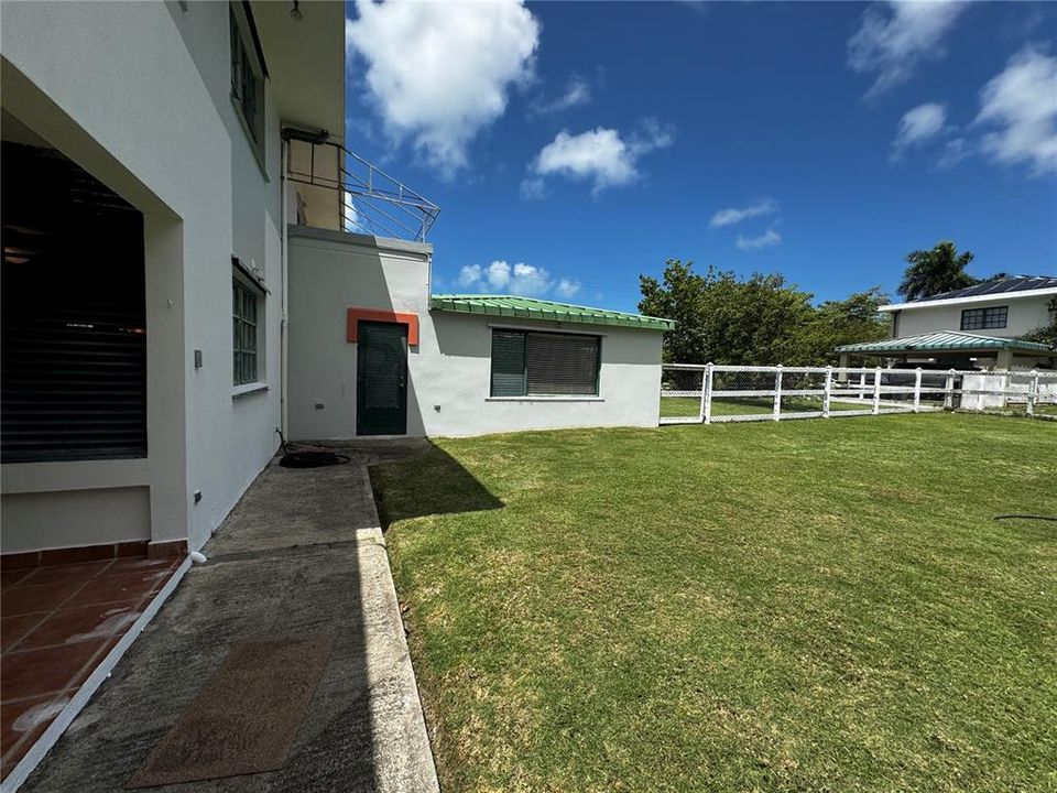 出租: $5,000 (4 贝兹, 3 浴室, 3277 平方英尺)