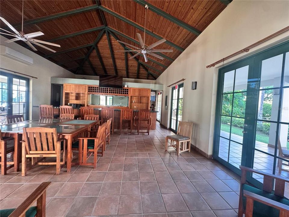 出租: $5,000 (4 贝兹, 3 浴室, 3277 平方英尺)