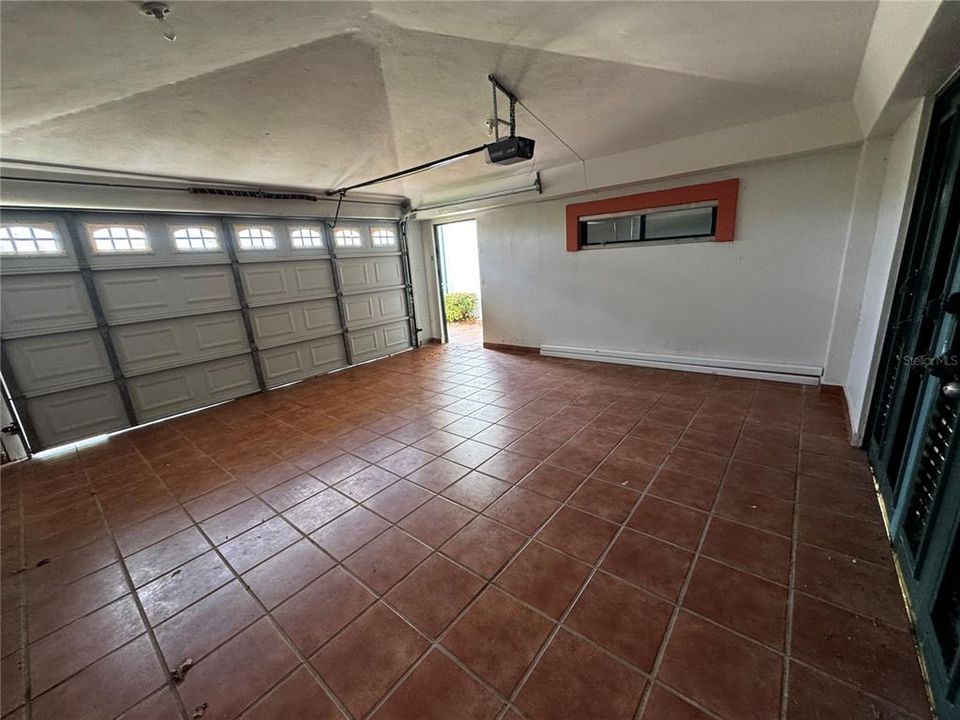 出租: $5,000 (4 贝兹, 3 浴室, 3277 平方英尺)