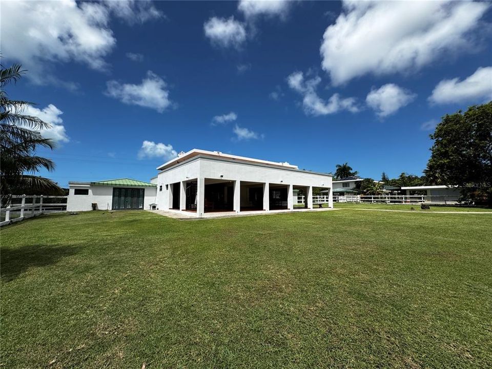 出租: $5,000 (4 贝兹, 3 浴室, 3277 平方英尺)