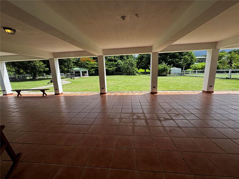 出租: $5,000 (4 贝兹, 3 浴室, 3277 平方英尺)