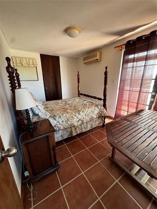 出租: $5,000 (4 贝兹, 3 浴室, 3277 平方英尺)