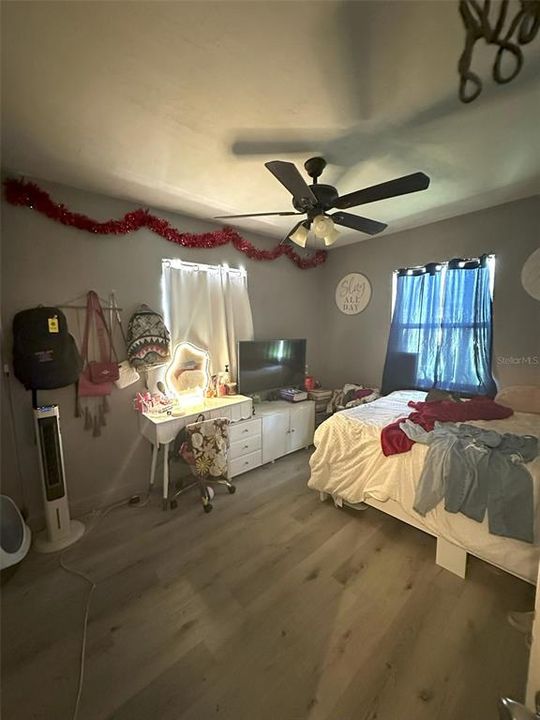 For Sale: $255,000 (3 beds, 2 baths, 1525 Square Feet)