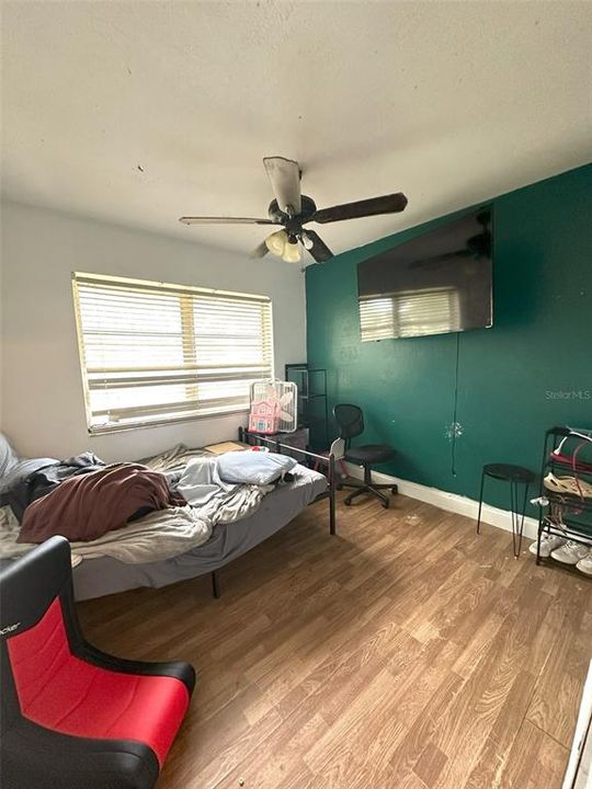 For Sale: $255,000 (3 beds, 2 baths, 1525 Square Feet)