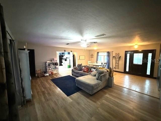 For Sale: $255,000 (3 beds, 2 baths, 1525 Square Feet)