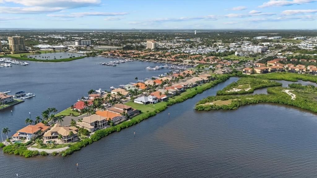 En Venta: $1,695,000 (4 camas, 4 baños, 3245 Pies cuadrados)