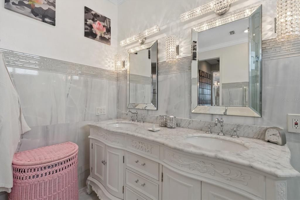 En Venta: $1,695,000 (4 camas, 4 baños, 3245 Pies cuadrados)