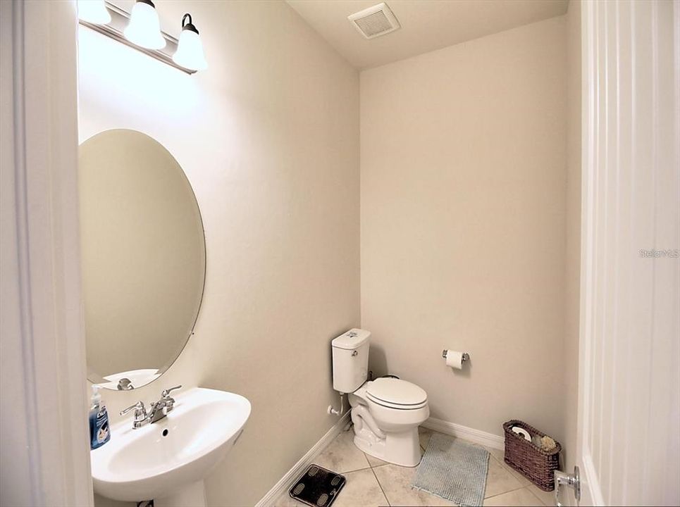 En Venta: $599,900 (5 camas, 2 baños, 2832 Pies cuadrados)