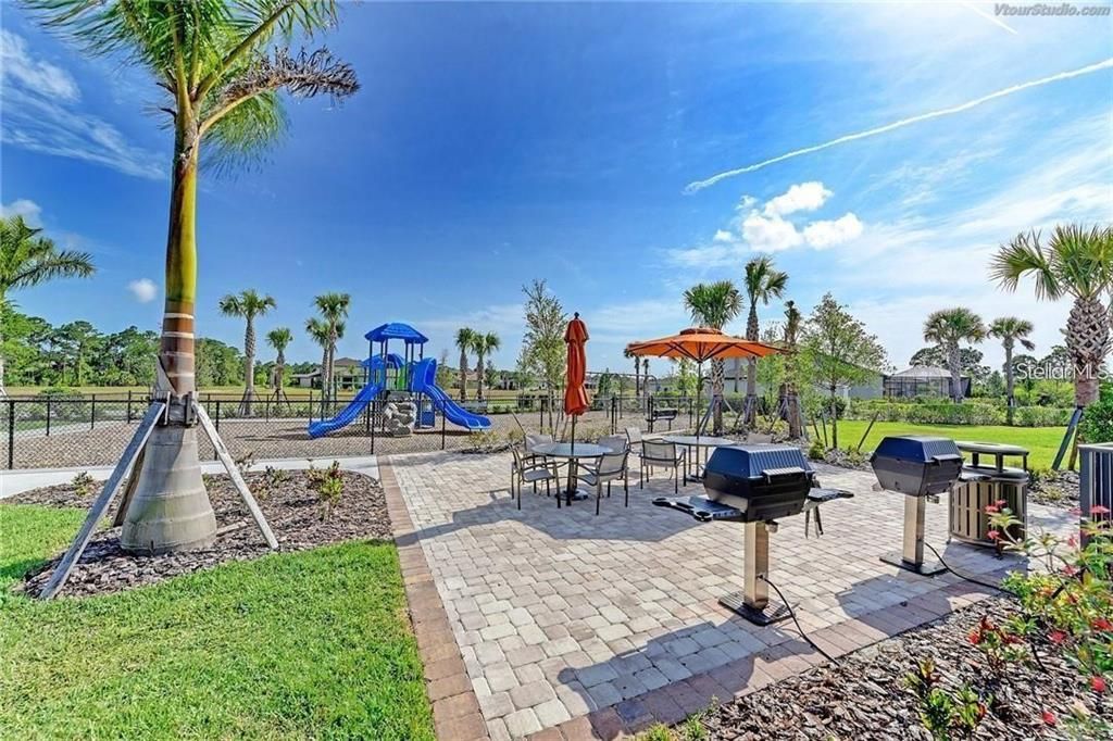 En Venta: $599,900 (5 camas, 2 baños, 2832 Pies cuadrados)