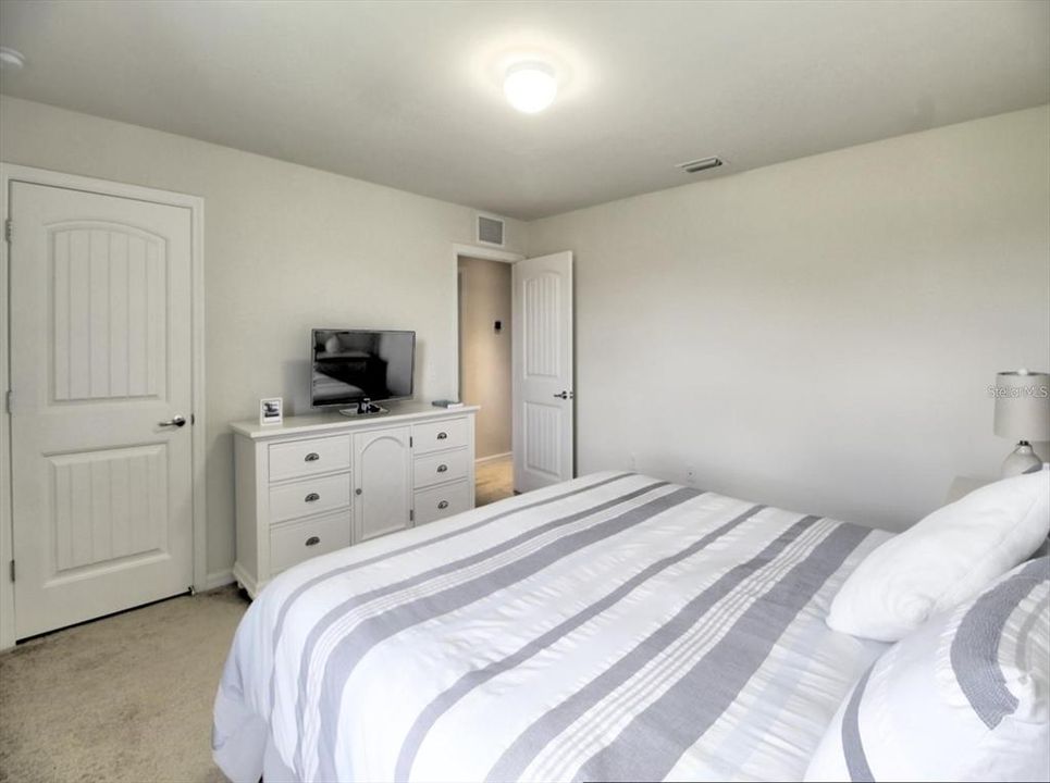 En Venta: $599,900 (5 camas, 2 baños, 2832 Pies cuadrados)