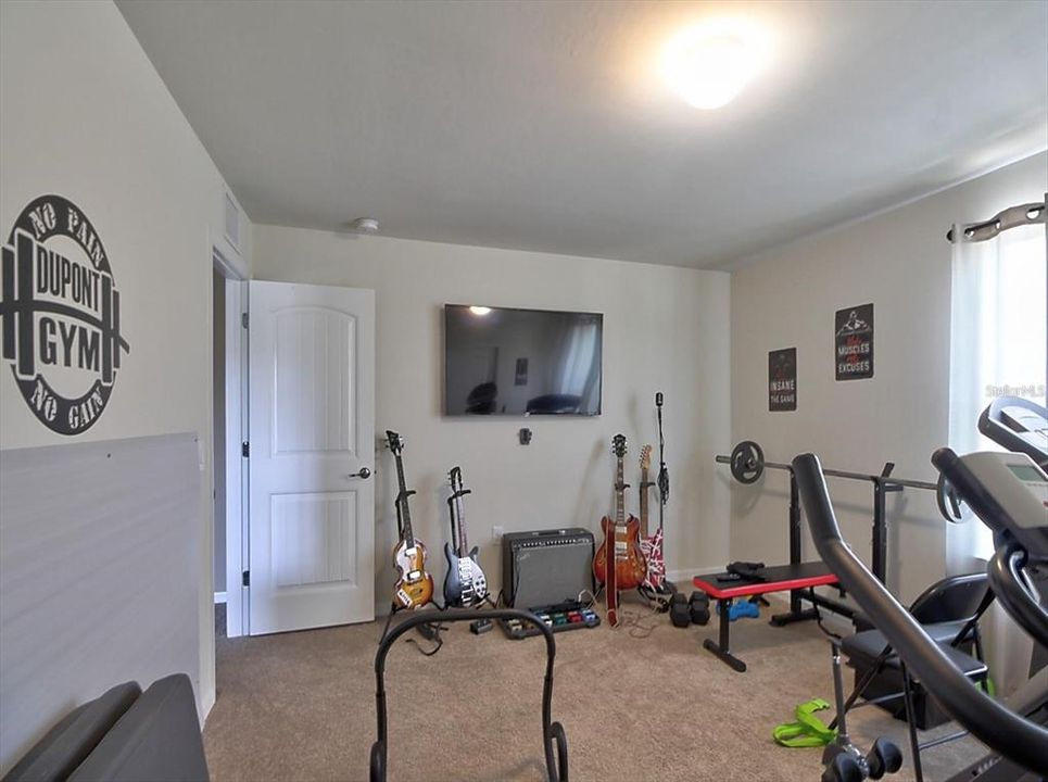 En Venta: $599,900 (5 camas, 2 baños, 2832 Pies cuadrados)