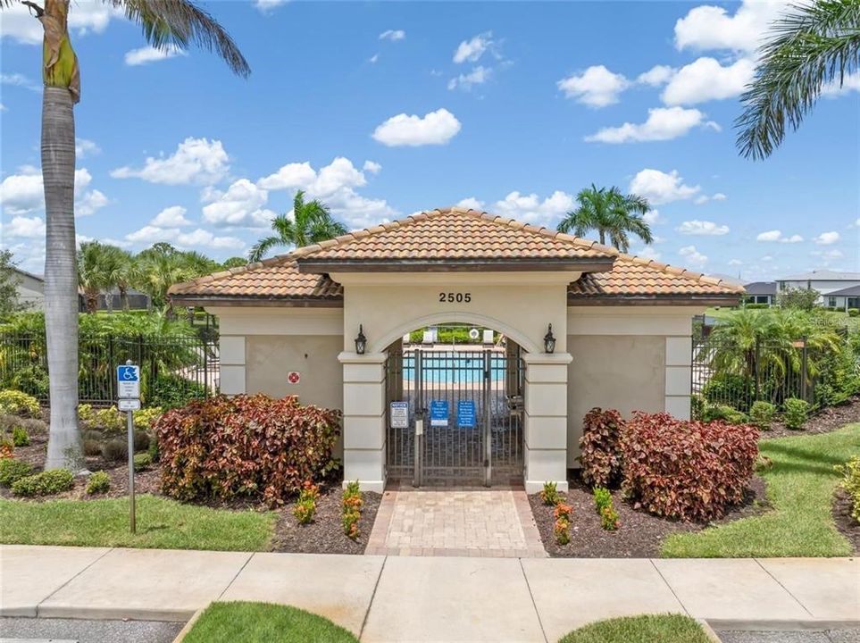 En Venta: $599,900 (5 camas, 2 baños, 2832 Pies cuadrados)