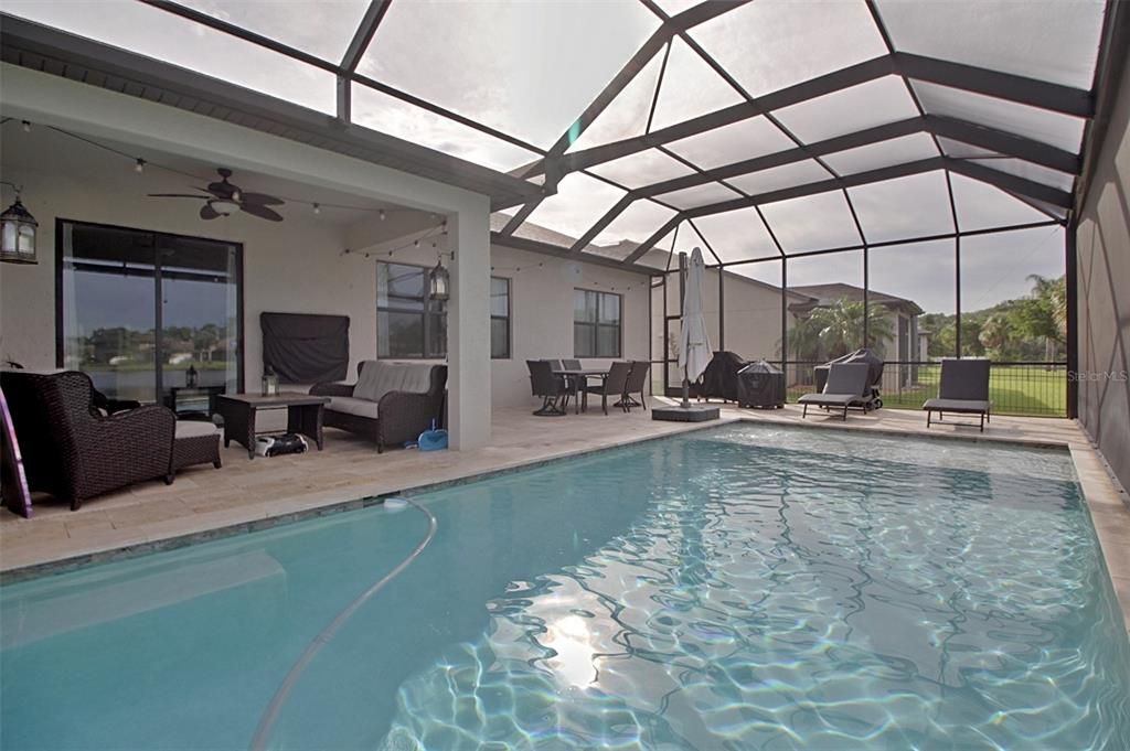 En Venta: $599,900 (5 camas, 2 baños, 2832 Pies cuadrados)