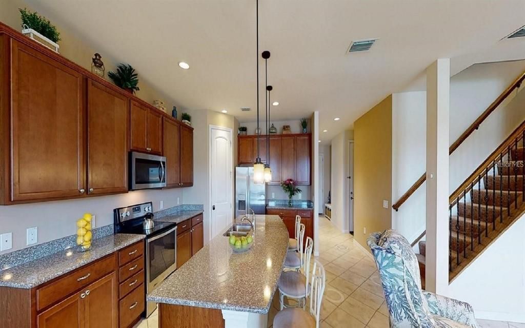 En Venta: $599,900 (5 camas, 2 baños, 2832 Pies cuadrados)