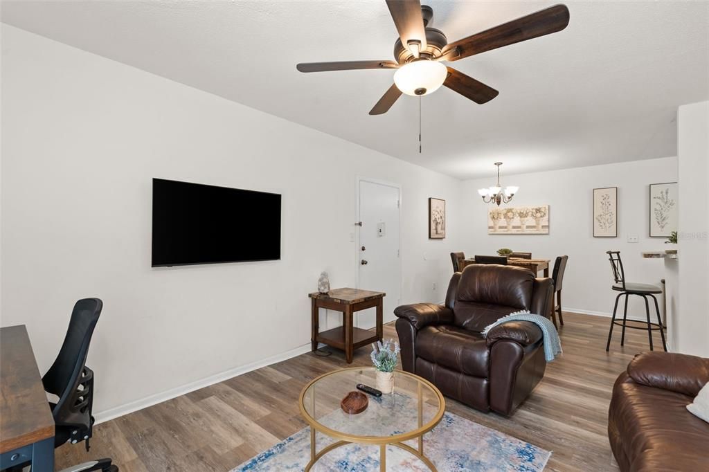 На продажу: $123,000 (1 спален, 1 ванн, 574 Квадратных фут)