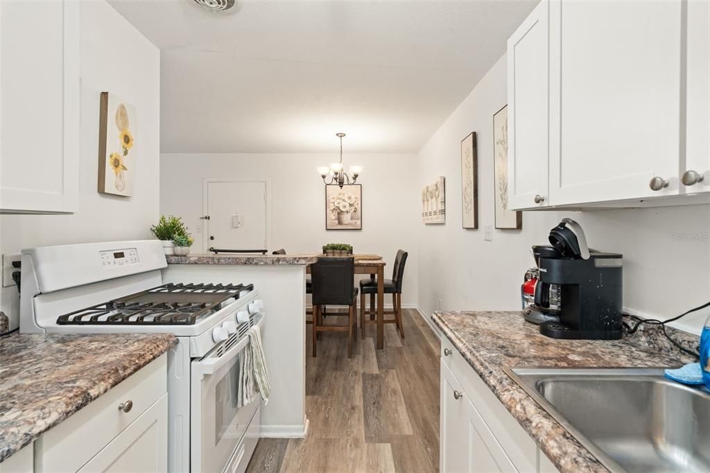 На продажу: $123,000 (1 спален, 1 ванн, 574 Квадратных фут)