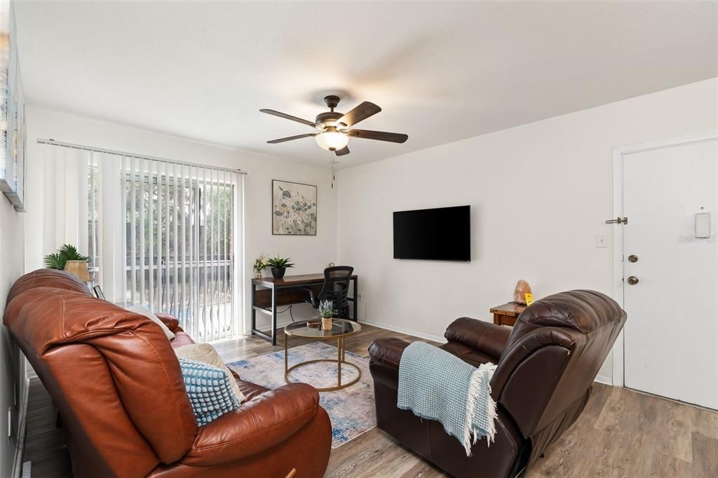 На продажу: $123,000 (1 спален, 1 ванн, 574 Квадратных фут)