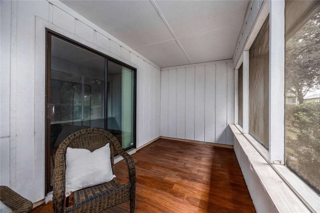 Active With Contract: $225,000 (2 beds, 2 baths, 1165 Square Feet)