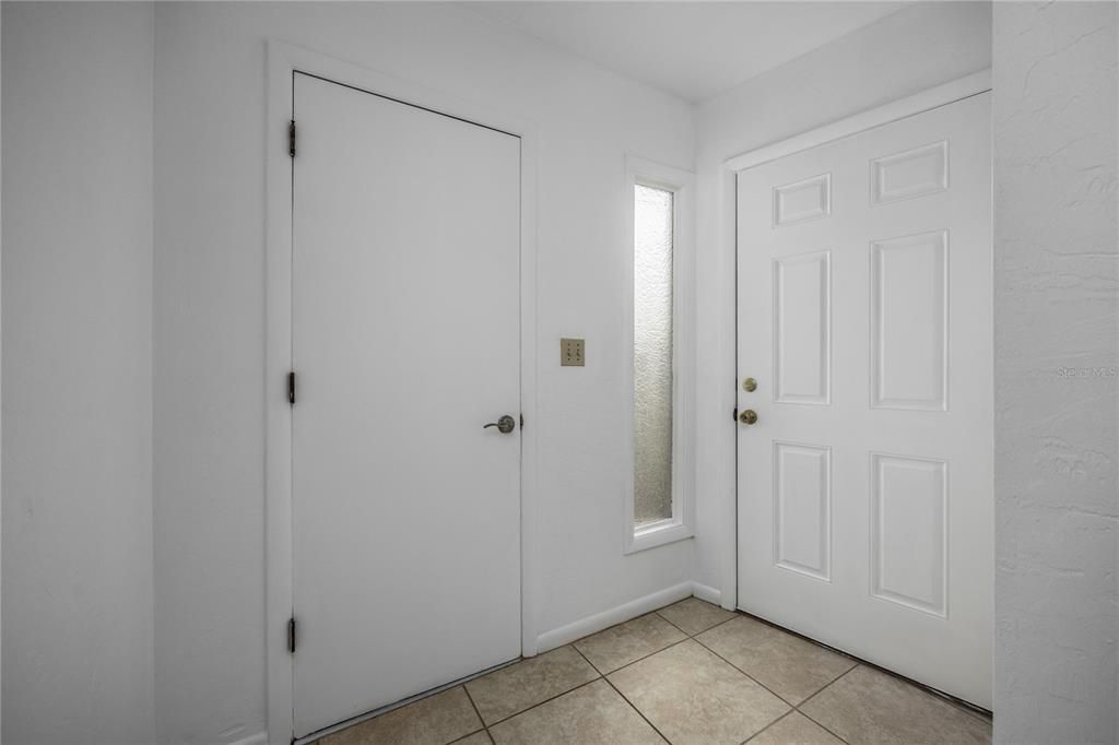 Active With Contract: $225,000 (2 beds, 2 baths, 1165 Square Feet)