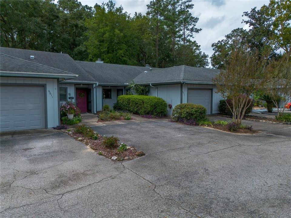 Active With Contract: $225,000 (2 beds, 2 baths, 1165 Square Feet)