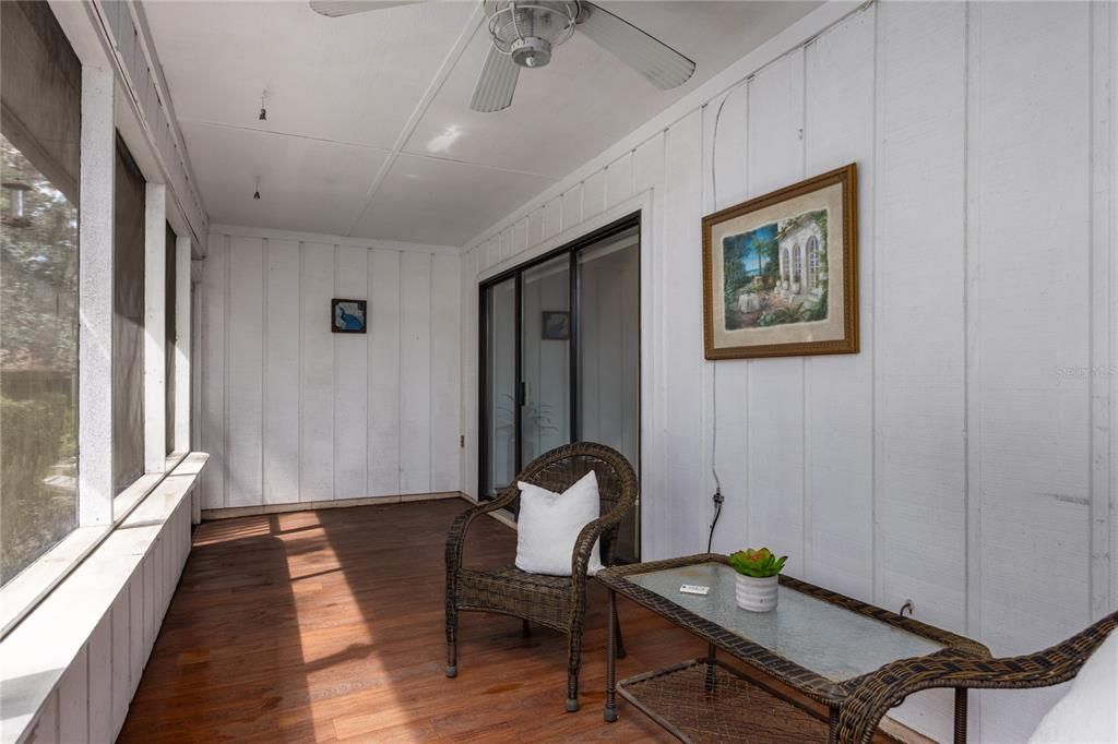 Active With Contract: $225,000 (2 beds, 2 baths, 1165 Square Feet)