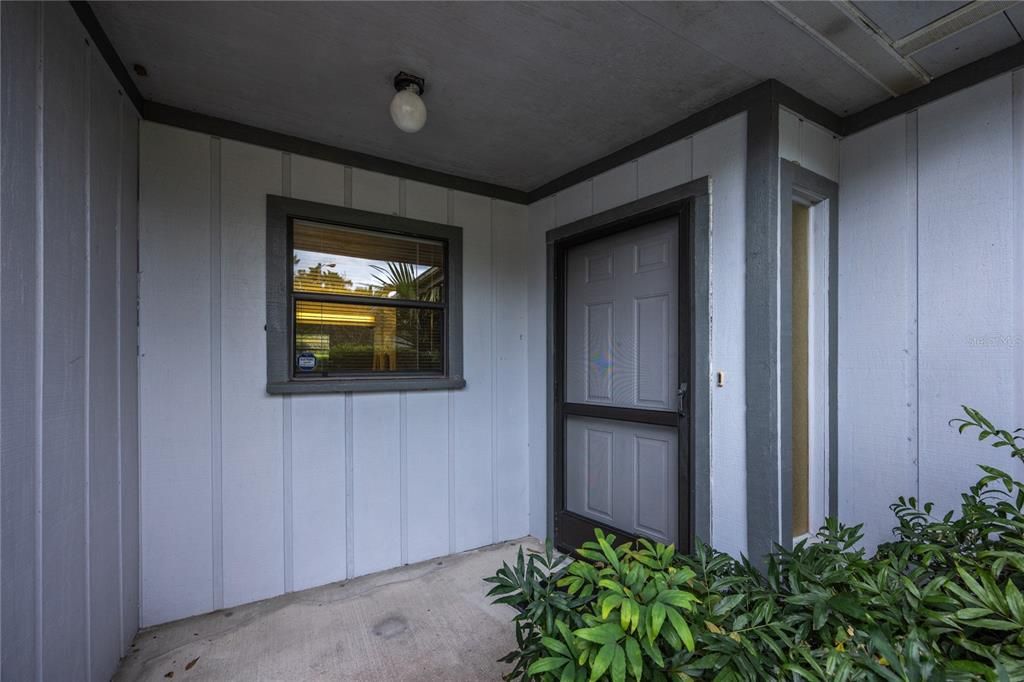 Active With Contract: $225,000 (2 beds, 2 baths, 1165 Square Feet)