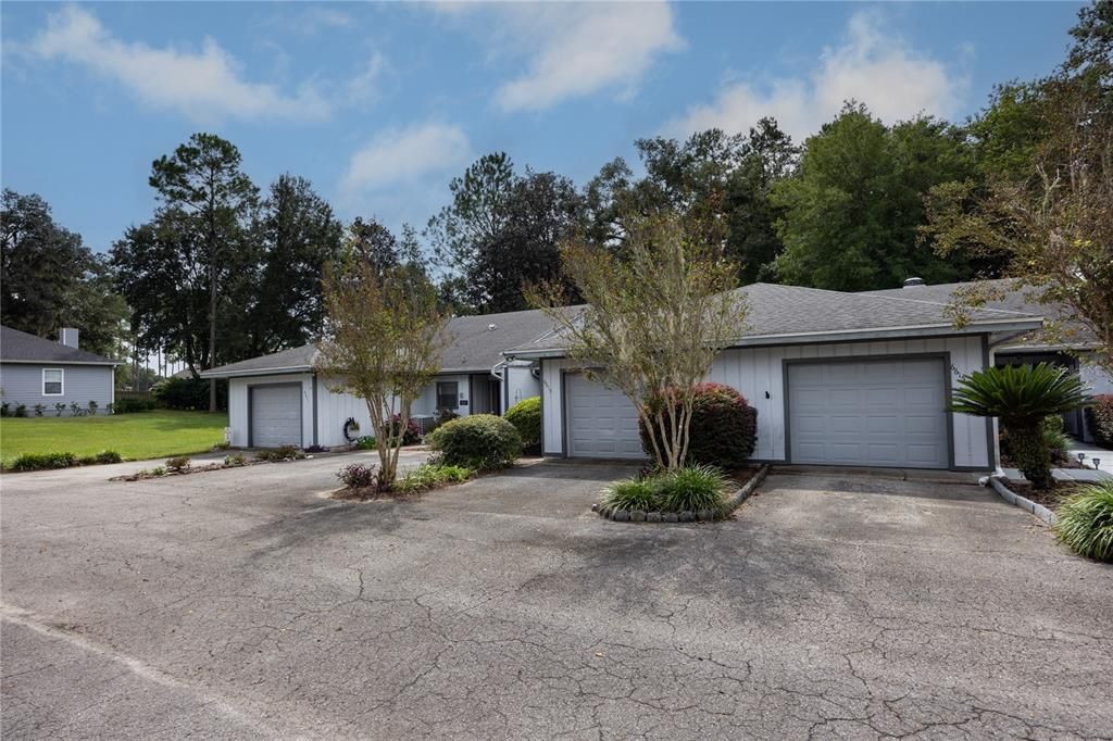 Active With Contract: $225,000 (2 beds, 2 baths, 1165 Square Feet)