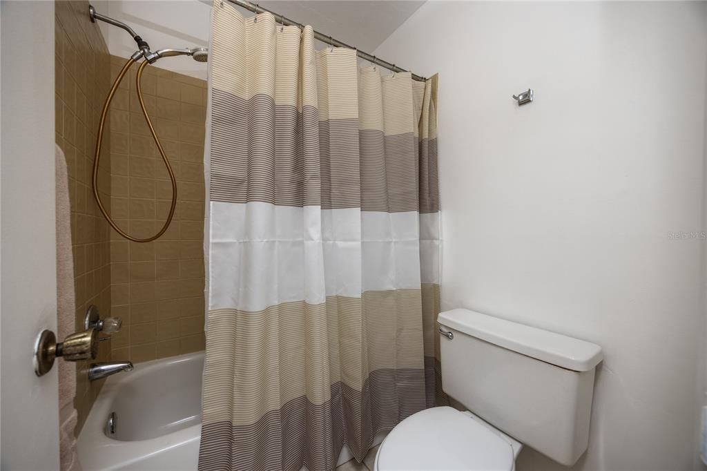 Active With Contract: $225,000 (2 beds, 2 baths, 1165 Square Feet)