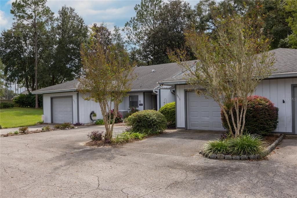 Active With Contract: $225,000 (2 beds, 2 baths, 1165 Square Feet)