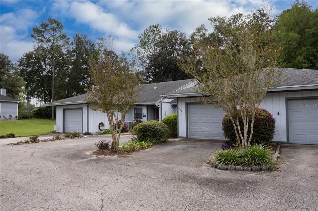 Active With Contract: $225,000 (2 beds, 2 baths, 1165 Square Feet)